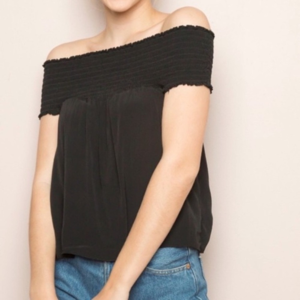BRANDY MELVILLE BLACK OFF THE SHOULDER TOP